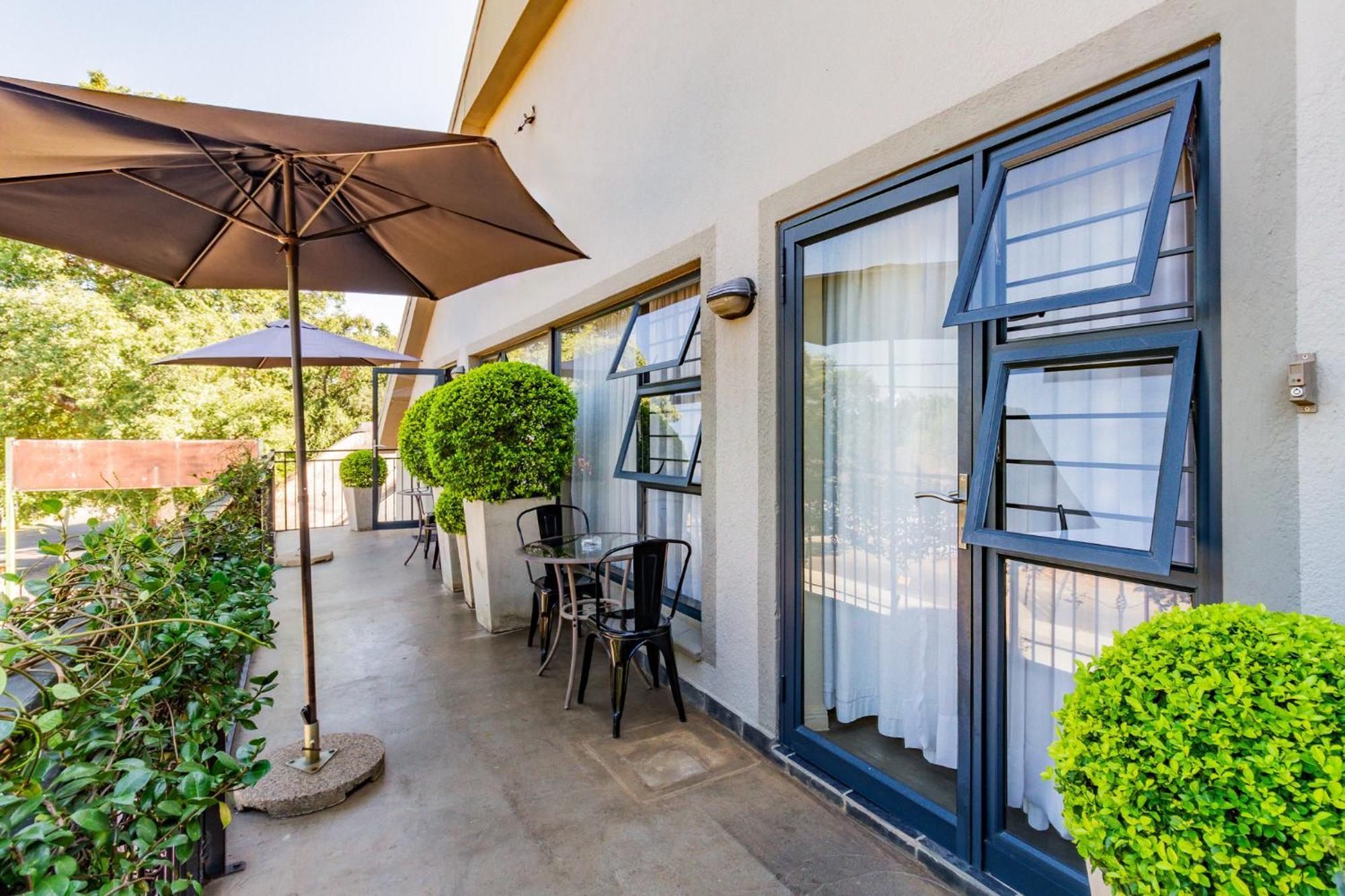Pumleni Guesthouse Hartbeespoort Zewnętrze zdjęcie