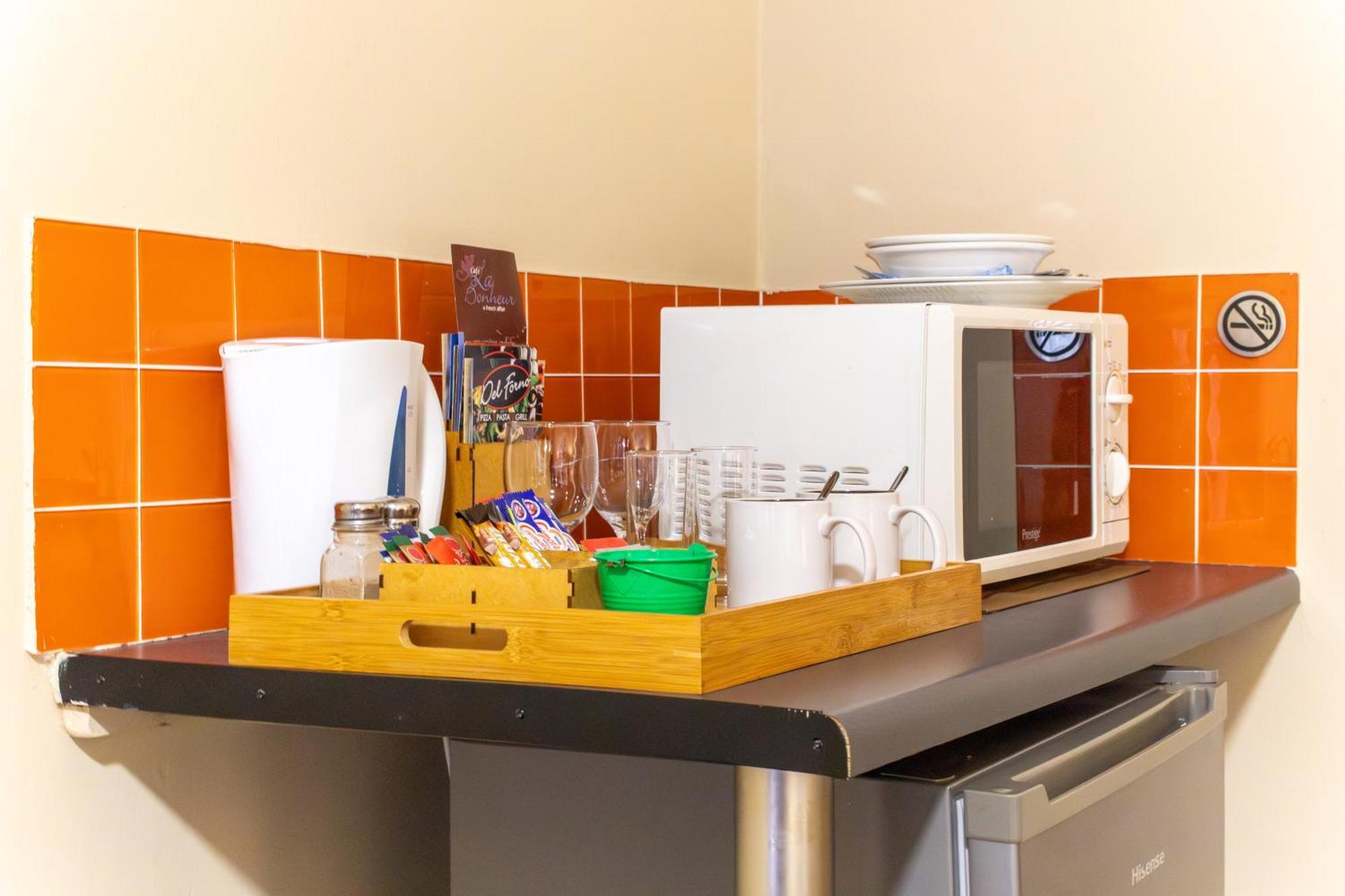 Pumleni Guesthouse Hartbeespoort Zewnętrze zdjęcie