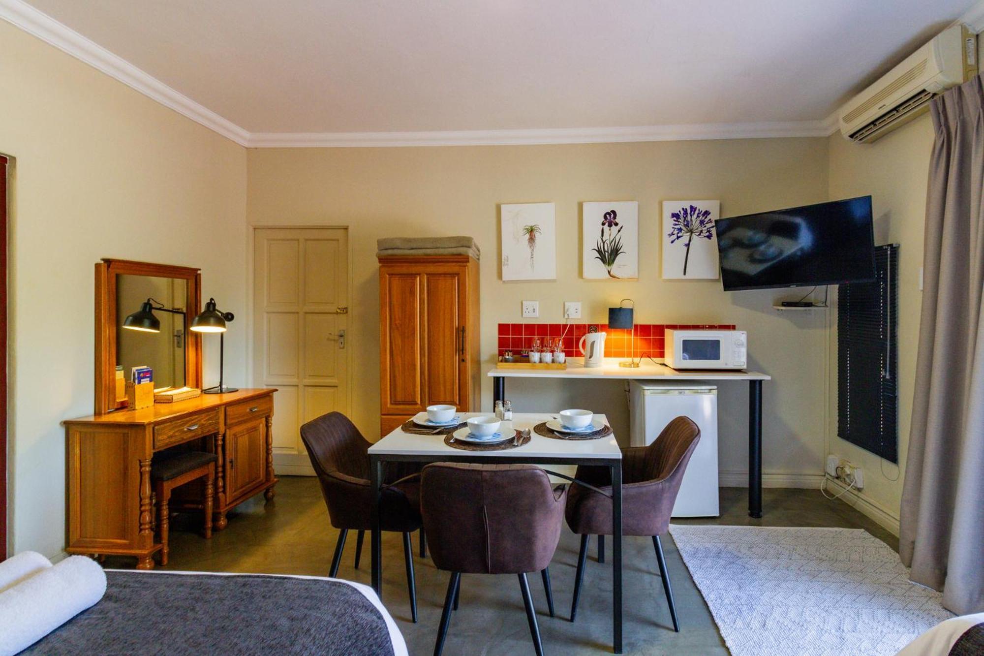 Pumleni Guesthouse Hartbeespoort Zewnętrze zdjęcie