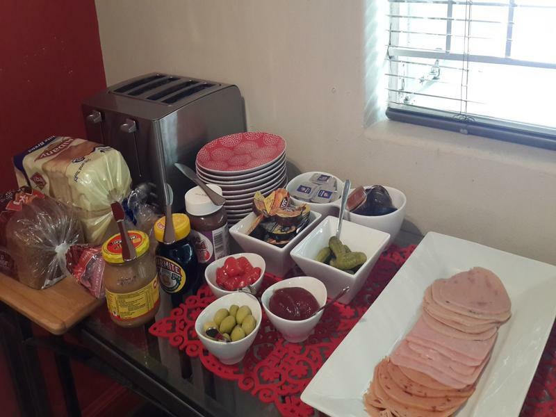 Pumleni Guesthouse Hartbeespoort Zewnętrze zdjęcie