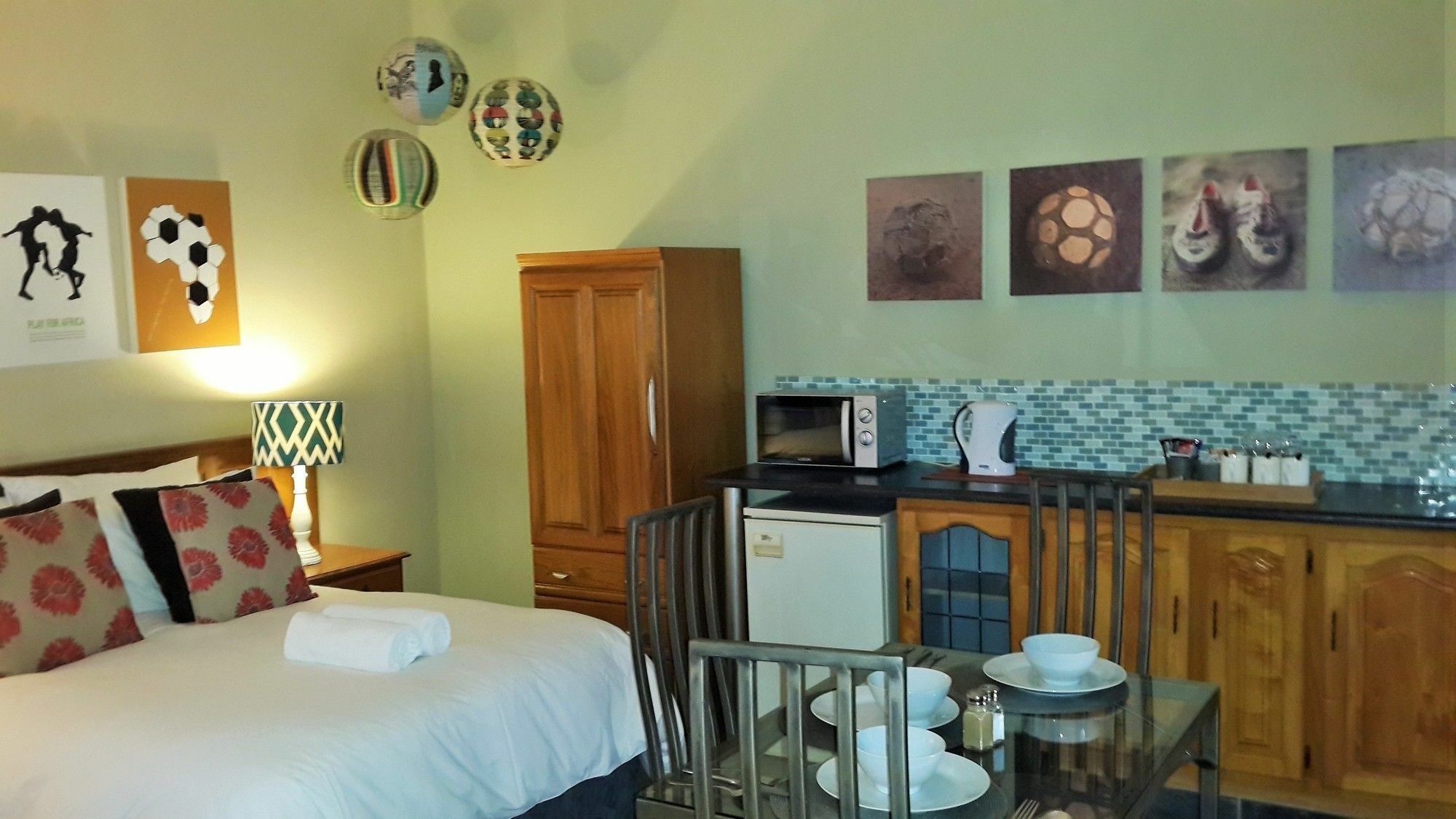 Pumleni Guesthouse Hartbeespoort Zewnętrze zdjęcie