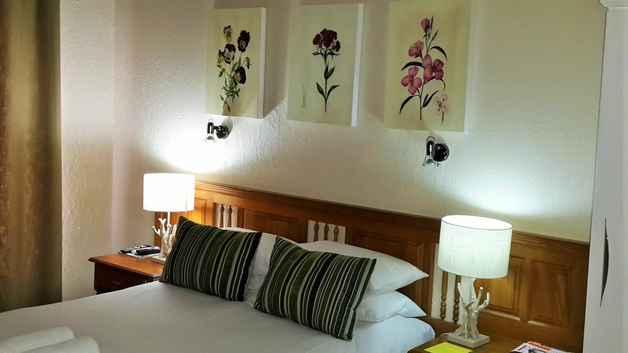 Pumleni Guesthouse Hartbeespoort Zewnętrze zdjęcie