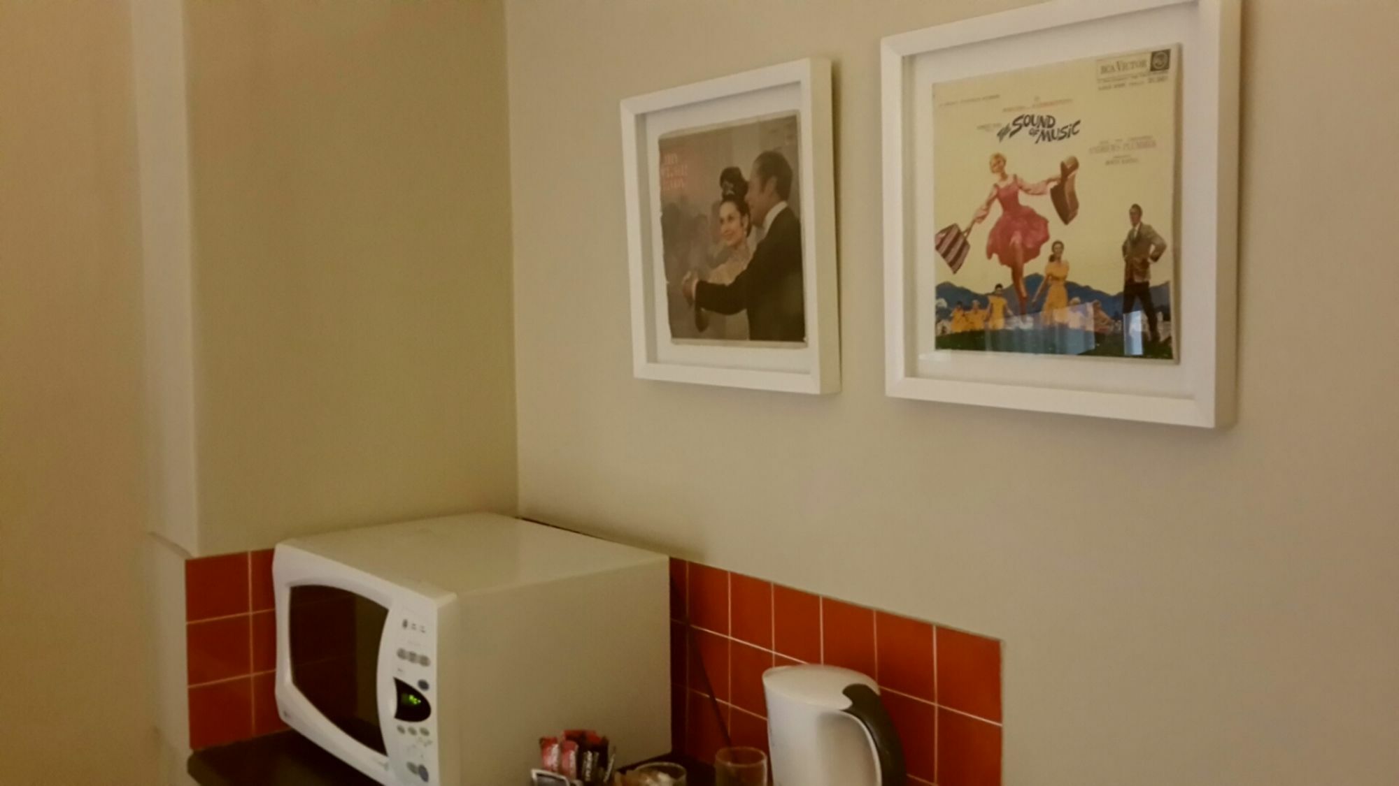 Pumleni Guesthouse Hartbeespoort Zewnętrze zdjęcie